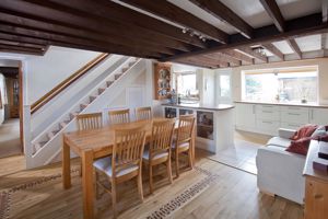Dining Area (1)- click for photo gallery